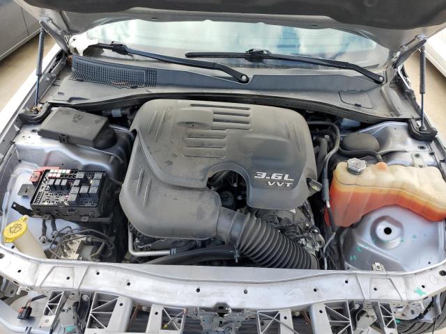 Photo 11 from auction – 2018 CHRYSLER 300 LIMITE with VIN 2C3CCAEGXJH193937