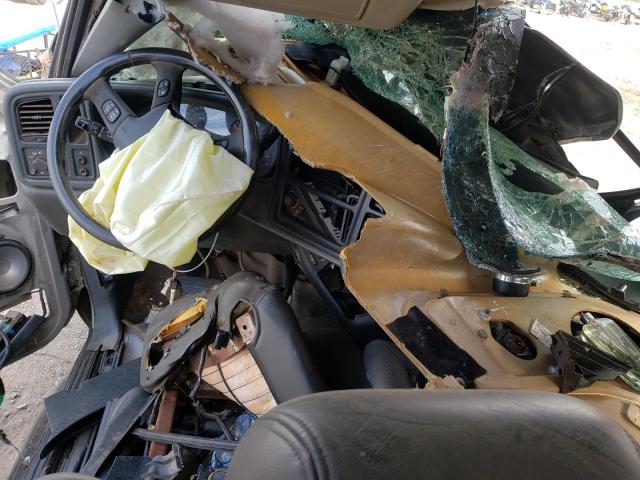 Photo 8 from auction – 2004 CHEVROLET AVALANCHE with VIN 3GNEC12T84G174479