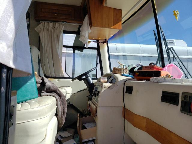 Photo 5 from auction – 2000 MONA MOTOR HOME with VIN 1RF120611Y2010074