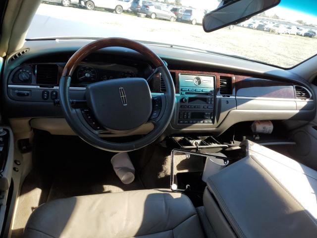 Photo 8 from auction – 2010 LINCOLN TOWN CAR S with VIN 2LNBL8CV2AX751704