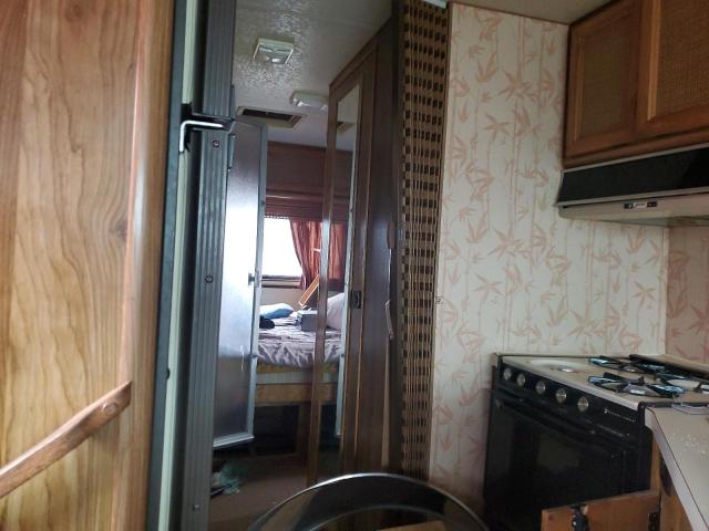 Photo 6 from auction – 1985 SOUT MOTORHOME with VIN 1GBJP37W9F3314852