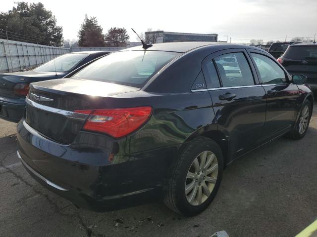 Photo 3 from auction – 2013 CHRYSLER 200 TOURIN with VIN 1C3CCBBB3DN689172