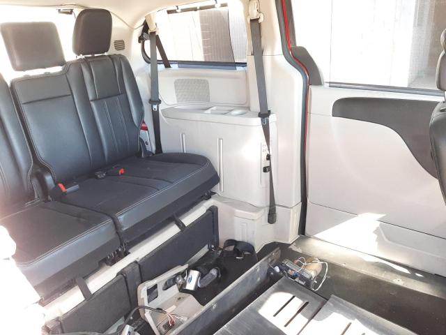 Photo 11 from auction – 2011 CHRYSLER TOWN & COU with VIN 2A4RR8DG2BR703105