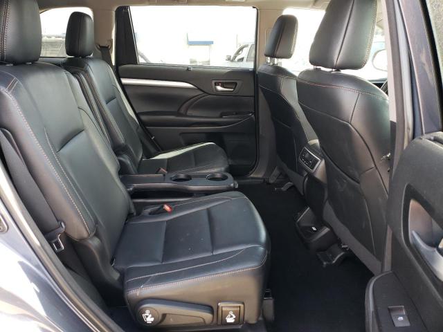 Photo 11 from auction – 2018 TOYOTA HIGHLANDER with VIN 5TDJZRFH4JS910311