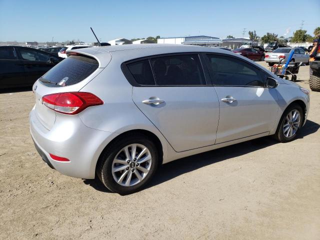 Photo 3 from auction – 2017 KIA FORTE LX with VIN KNAFK5A8XH5685271
