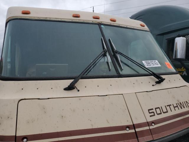 Photo 9 from auction – 1985 SOUT MOTORHOME with VIN 1GBJP37W9F3314852