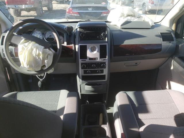 Photo 8 from auction – 2010 CHRYSLER TOWN & COU with VIN 2A4RR2D16AR464147