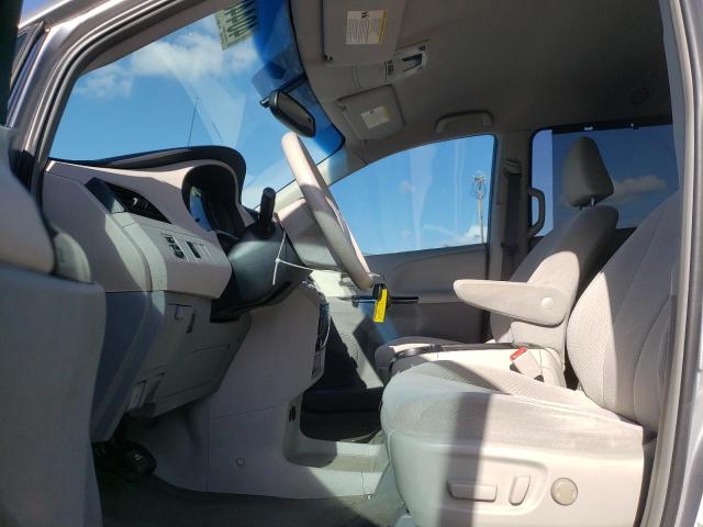 Photo 7 from auction – 2012 TOYOTA SIENNA LE with VIN 5TDKK3DC0CS190229