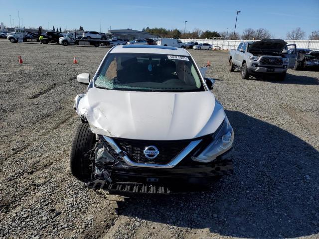 Photo 5 from auction – 2017 NISSAN SENTRA SR with VIN 3N1CB7APXHY230404