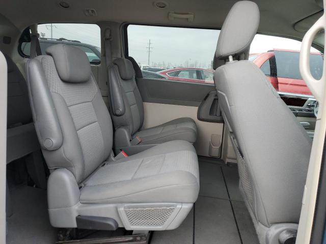 Photo 11 from auction – 2010 CHRYSLER TOWN & COU with VIN 2A4RR5D17AR176610