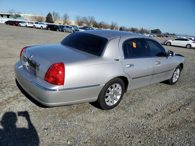 Photo 3 from auction – 2010 LINCOLN TOWN CAR S with VIN 2LNBL8CV2AX751704