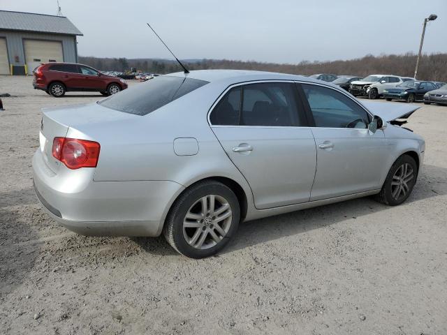 Photo 3 from auction – 2007 VOLKSWAGEN JETTA WOLF with VIN 3VWEF71K07M200877