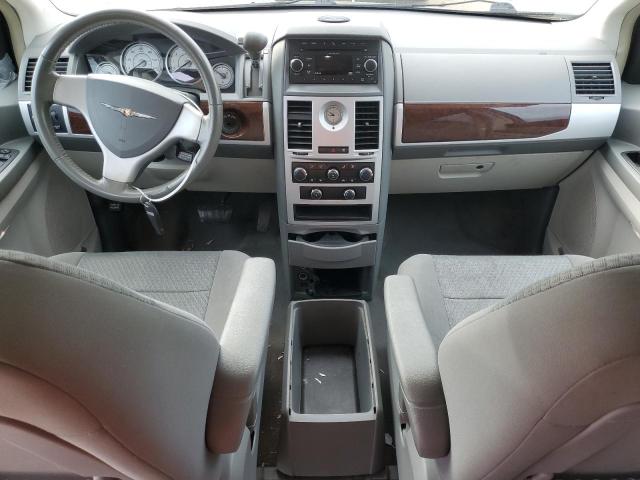 Photo 8 from auction – 2010 CHRYSLER TOWN & COU with VIN 2A4RR5D17AR414004