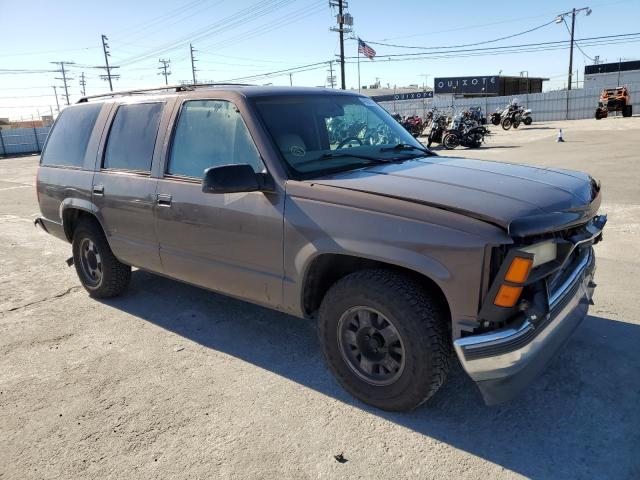 GMC YUKON 1997 مع رقم تعريف المركبة 1GKEC13RXVJ756437 - صورة من المزاد