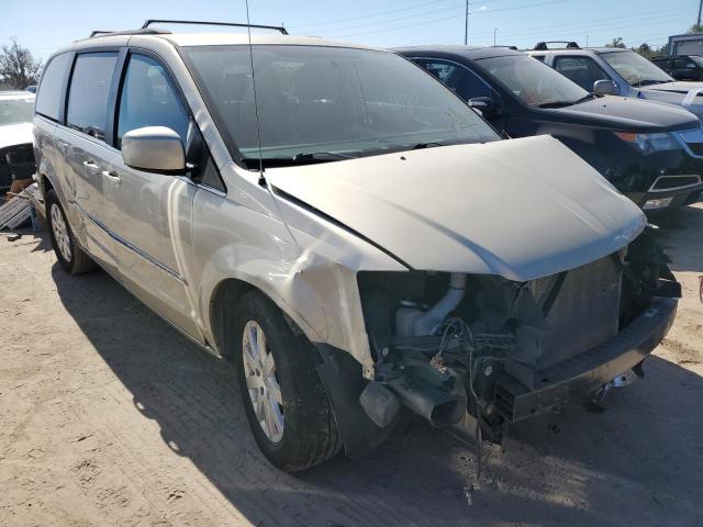 Photo 4 from auction – 2014 CHRYSLER TOWN & COU with VIN 2C4RC1BGXER434552