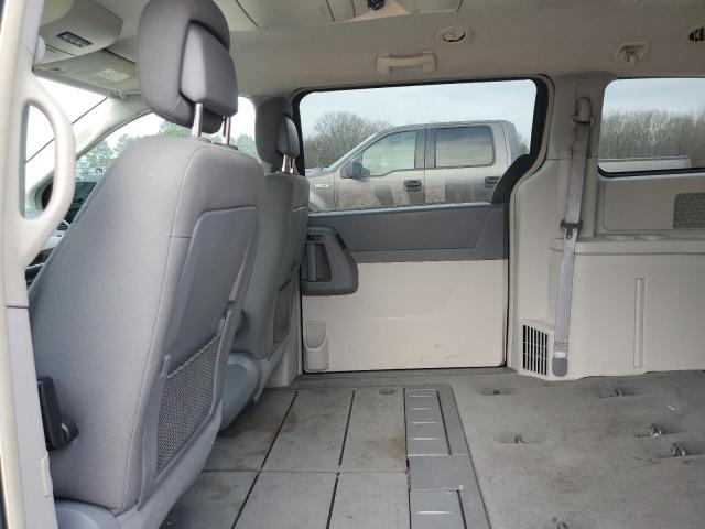 Photo 11 from auction – 2010 CHRYSLER TOWN & COU with VIN 2A4RR5D17AR414004