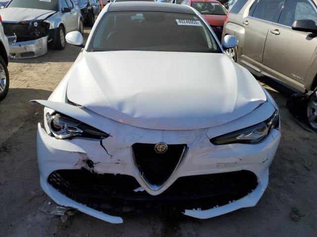 Photo 5 from auction – 2017 ALFA ROMEO GIULIA with VIN ZARFAEBN4H7534527