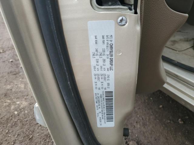 Photo 14 from auction – 2015 CHRYSLER TOWN & COU with VIN 2C4RC1BG8FR513705