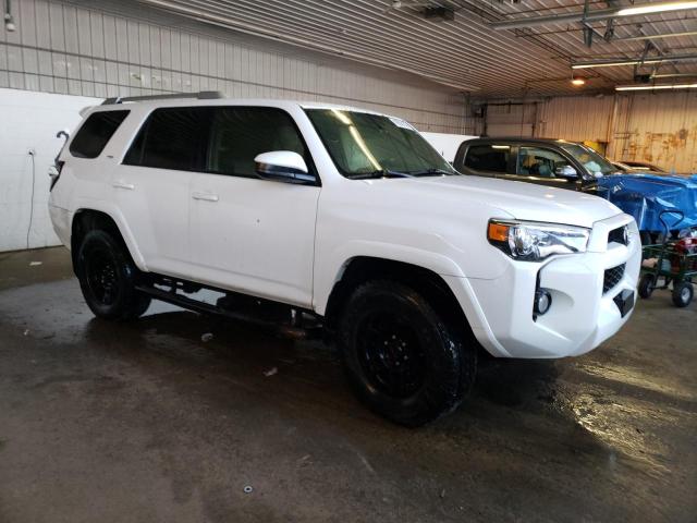 Photo 4 from auction – 2015 TOYOTA 4RUNNER SR with VIN JTEBU5JR7F5239723