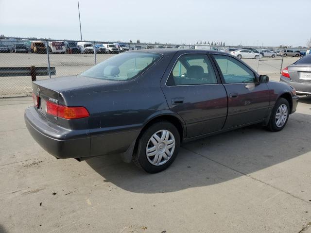 Photo 3 from auction – 2000 TOYOTA CAMRY with VIN 4T1BF28K7YU938652