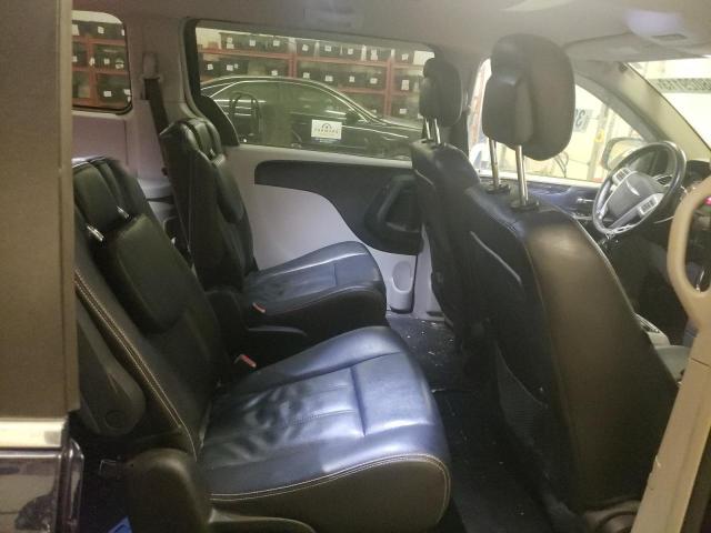 Photo 11 from auction – 2014 CHRYSLER TOWN & COU with VIN 2C4RC1BG9ER404376