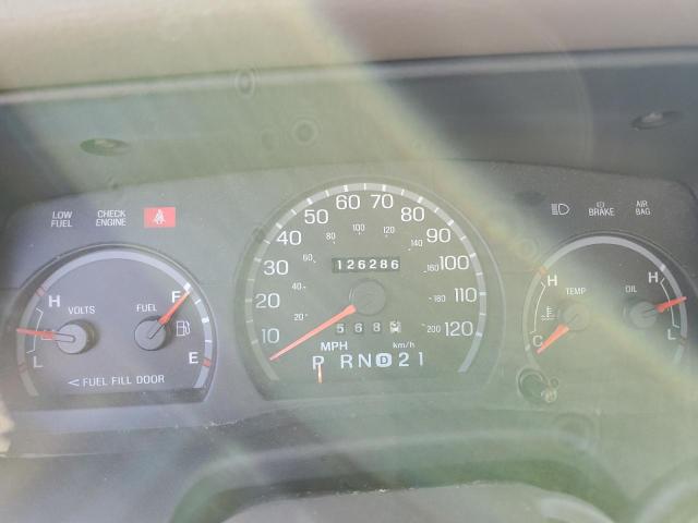 Photo 9 from auction – 2000 FORD CROWN VICT with VIN 2FAFP74W3YX185791