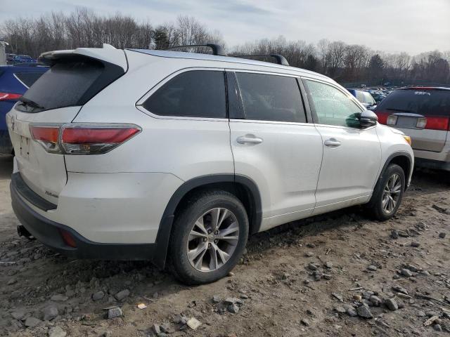 Photo 3 from auction – 2015 TOYOTA HIGHLANDER with VIN 5TDJKRFH4FS219324