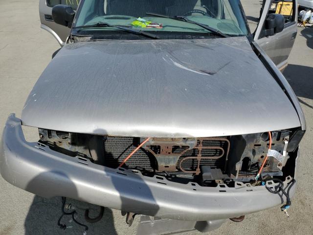 Photo 11 from auction – 2004 CHEVROLET BLAZER with VIN 1GNDT13X04K153325