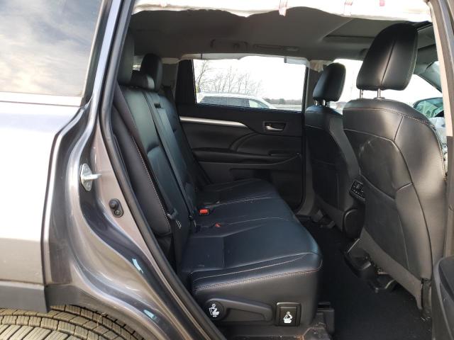 Photo 11 from auction – 2018 TOYOTA HIGHLANDER with VIN 5TDJZRFH8JS908044