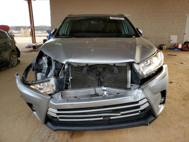 Photo 5 from auction – 2019 TOYOTA HIGHLANDER with VIN 5TDKZRFH8KS559389