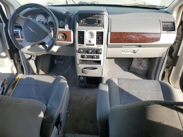 Photo 8 from auction – 2010 CHRYSLER TOWN & COU with VIN 2A4RR5D19AR278524