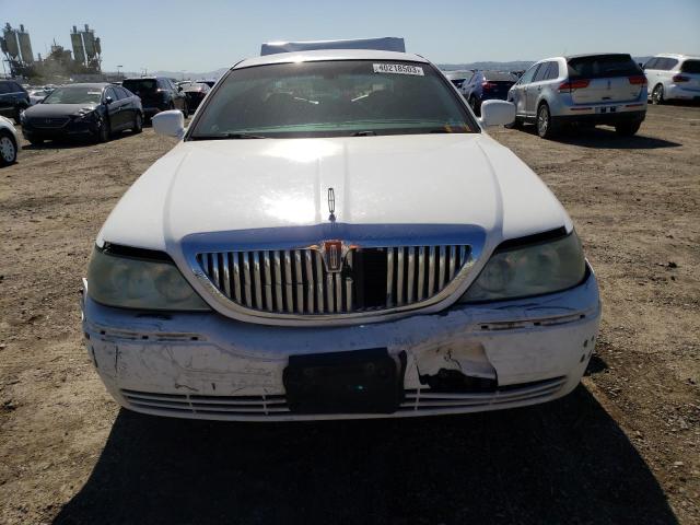 Photo 5 from auction – 2003 LINCOLN TOWN CAR E with VIN 1LNHM81W03Y623712