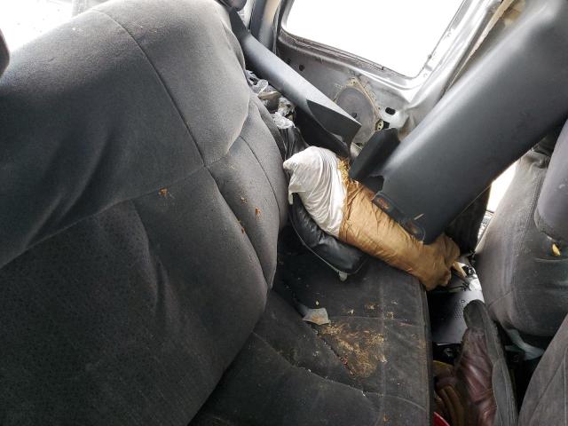 Photo 10 from auction – 2001 CHEVROLET SILVERADO with VIN 2GCEC19V111110465