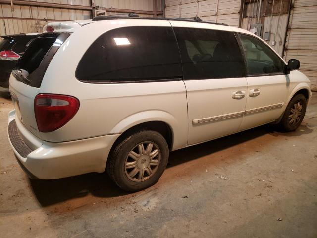 Photo 3 from auction – 2005 CHRYSLER TOWN & COU with VIN 2C4GP54L05R237290