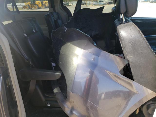 Photo 11 from auction – 2015 CHRYSLER TOWN & COU with VIN 2C4RC1BG6FR695940
