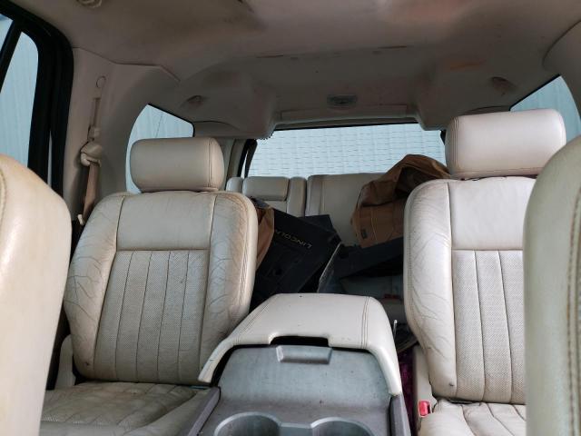 Photo 10 from auction – 2004 LINCOLN NAVIGATOR with VIN 5LMFU28R74LJ09761