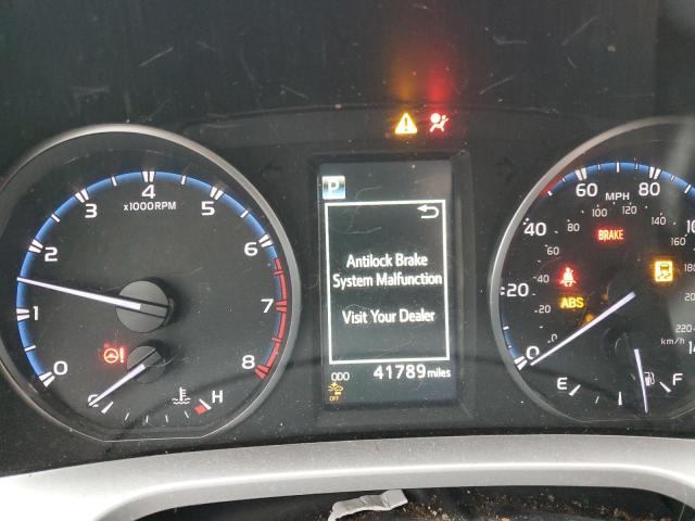 Photo 9 from auction – 2018 TOYOTA RAV4 LE with VIN JTMZFREV6JJ751971