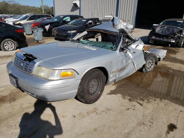 FORD CROWN VIC 2000 with VIN 2FAFP74W9YX207941 - Photo from auction