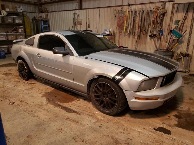 Photo 4 from auction – 2005 FORD MUSTANG with VIN 1ZVFT80N555155159