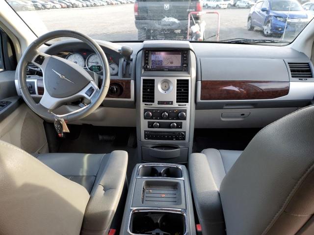 Photo 8 from auction – 2010 CHRYSLER TOWN & COU with VIN 2A4RR5D19AR153488