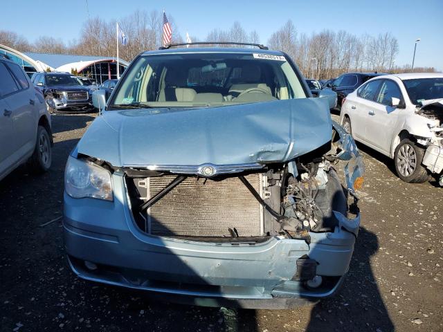 Photo 5 from auction – 2010 CHRYSLER TOWN & COU with VIN 2A4RR5D14AR126103
