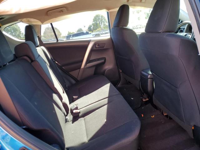 Photo 11 from auction – 2018 TOYOTA RAV4 LE with VIN JTMZFREV0JJ157750