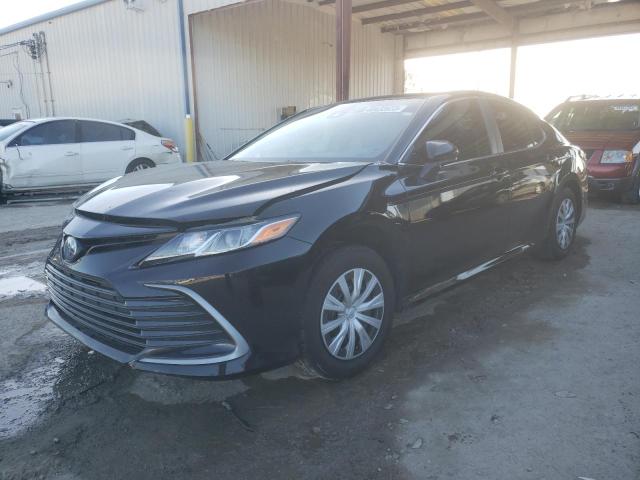 TOYOTA CAMRY LE 2022 with VIN 4T1C31AK2NU576162 - Photo from auction