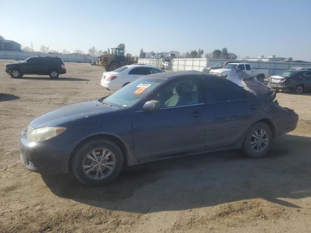 TOYOTA CAMRY LE 2005 with VIN 4T1BF32K05U083934 - Photo from auction