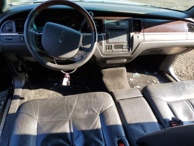 Photo 8 from auction – 2011 LINCOLN TOWN CAR S with VIN 2LNBL8FV4BX758747