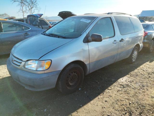 TOYOTA SIENNA LE 2001 with VIN 4T3ZF13C71U383935 - Photo from auction