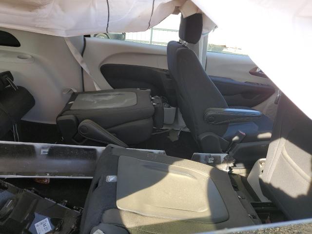 Photo 11 from auction – 2022 CHRYSLER VOYAGER LX with VIN 2C4RC1CG4NR211552