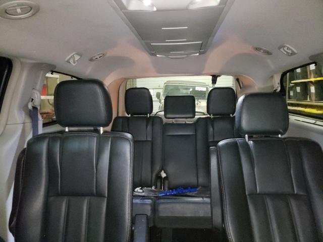 Photo 10 from auction – 2016 CHRYSLER TOWN AND C with VIN 2C4RC1BG5GR221303