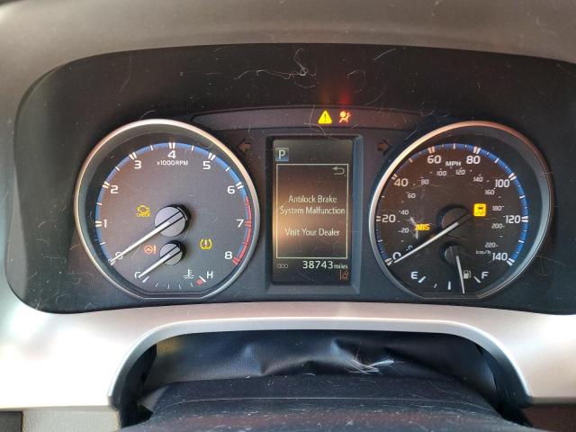 Photo 9 from auction – 2018 TOYOTA RAV4 LE with VIN JTMZFREV0JJ157750