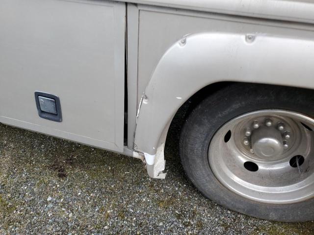 Photo 9 from auction – 2000 FTWD MOTORHOME with VIN 5B4KP37J4Y3315193